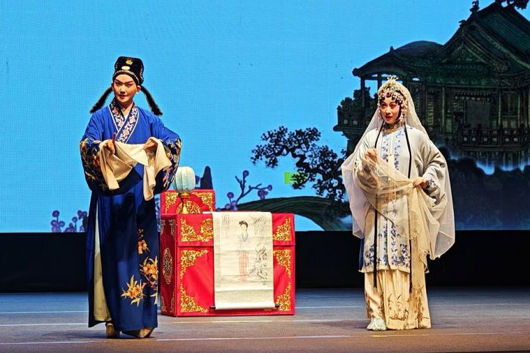 중한 전통극 문화경축행사 공동 개최