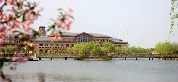 상하이정법대학(上海政法學院)