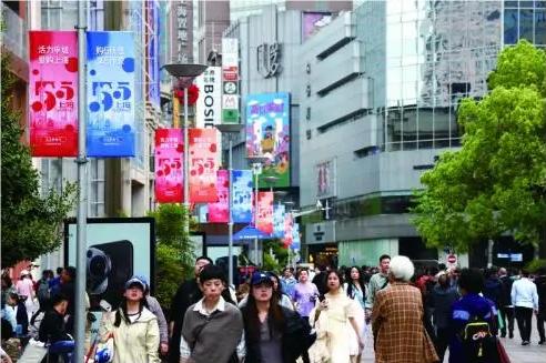 '5·5 쇼핑축제'와 노동절 연휴가 겹친 상하이, 530억 위안 소비 달성