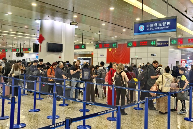 올해 들어, 상하이 통항구 출입국 여객 수 지속적 증가